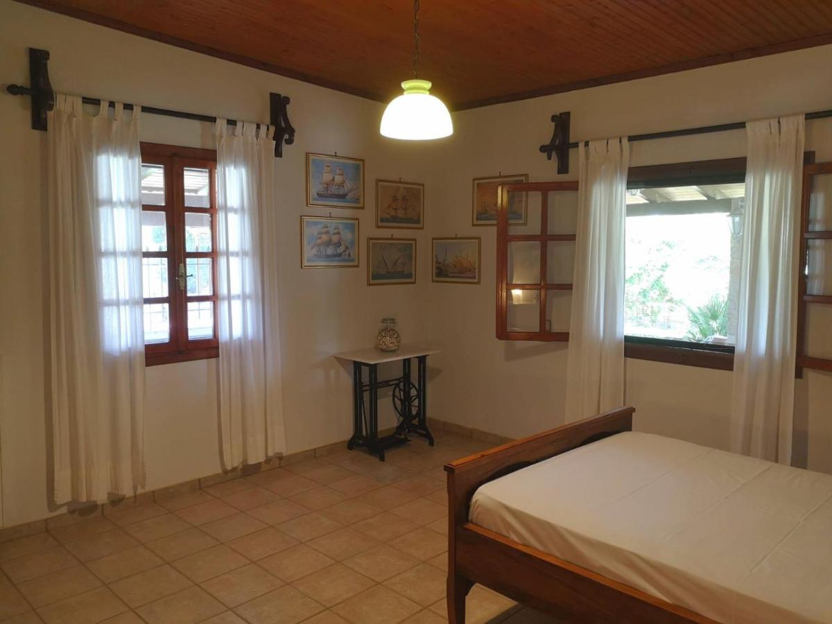 Villa Lena Entire Cottage Kalamaki  Экстерьер фото